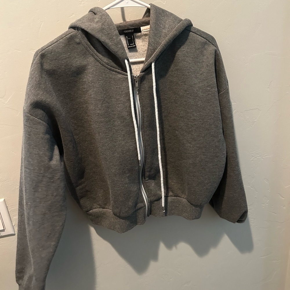 Forever 21 grew cropped hoodie size L